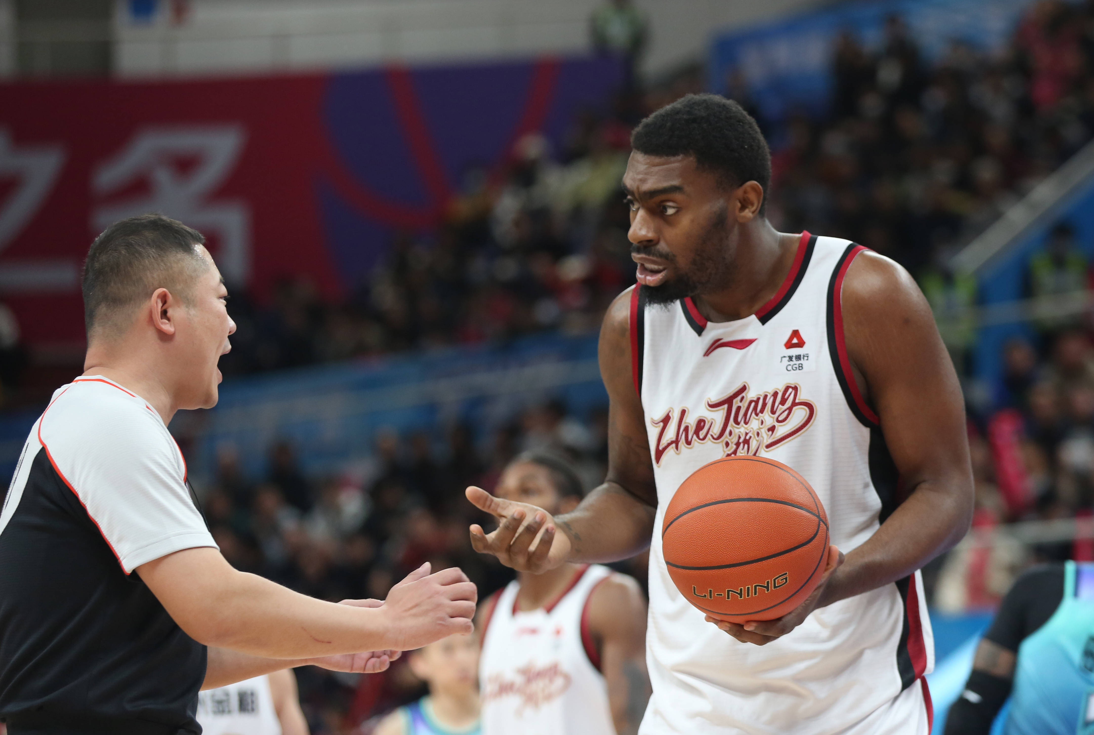 彩票-包含这也行?浙江稠州篮板制胜备战NBA常规赛清晨圣安东尼奥马刺单刀错失,马赛今晨更衣室发声的词条-彩票